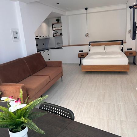 Crown Apartment Sarandë Eksteriør billede