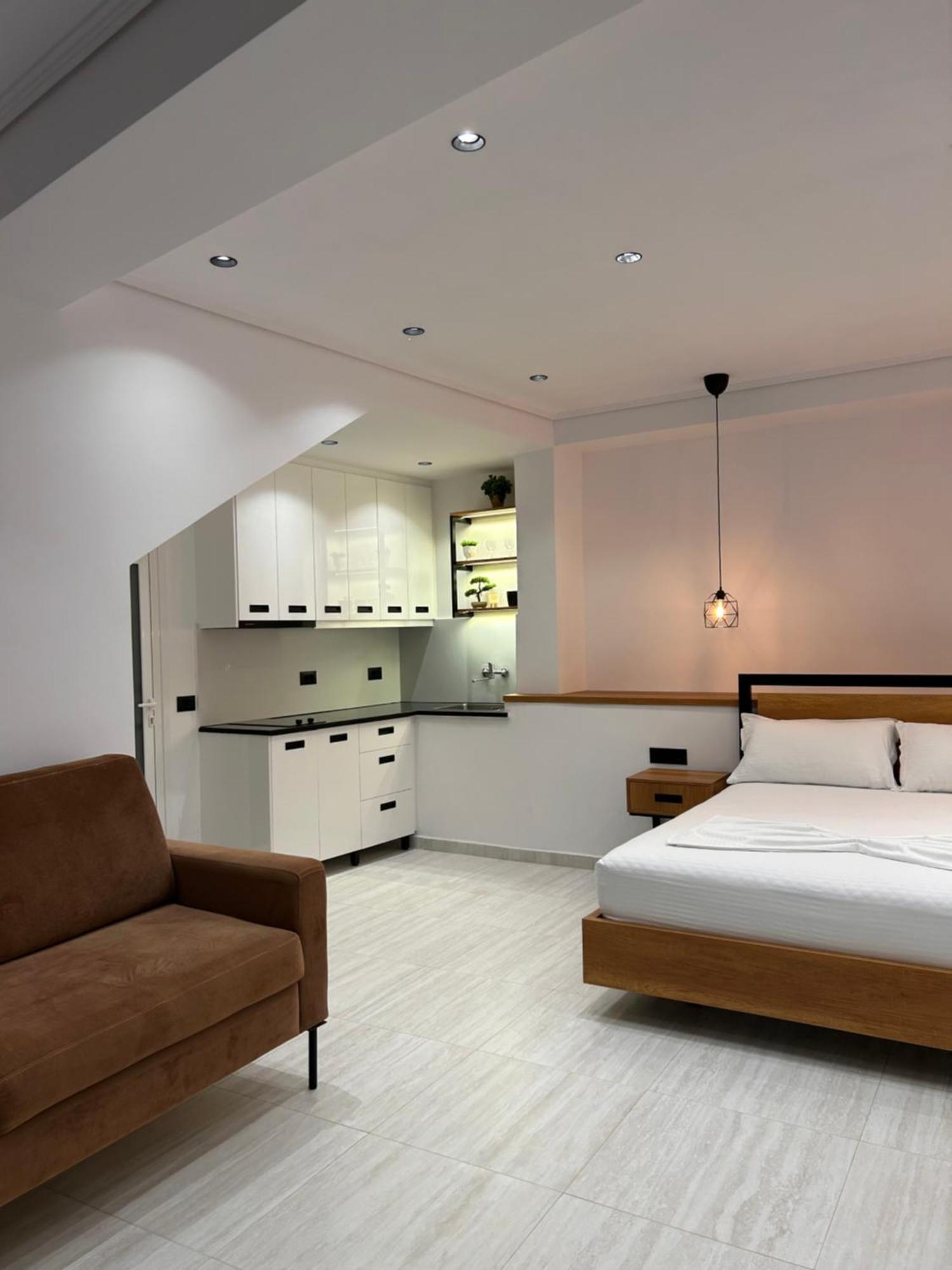 Crown Apartment Sarandë Eksteriør billede