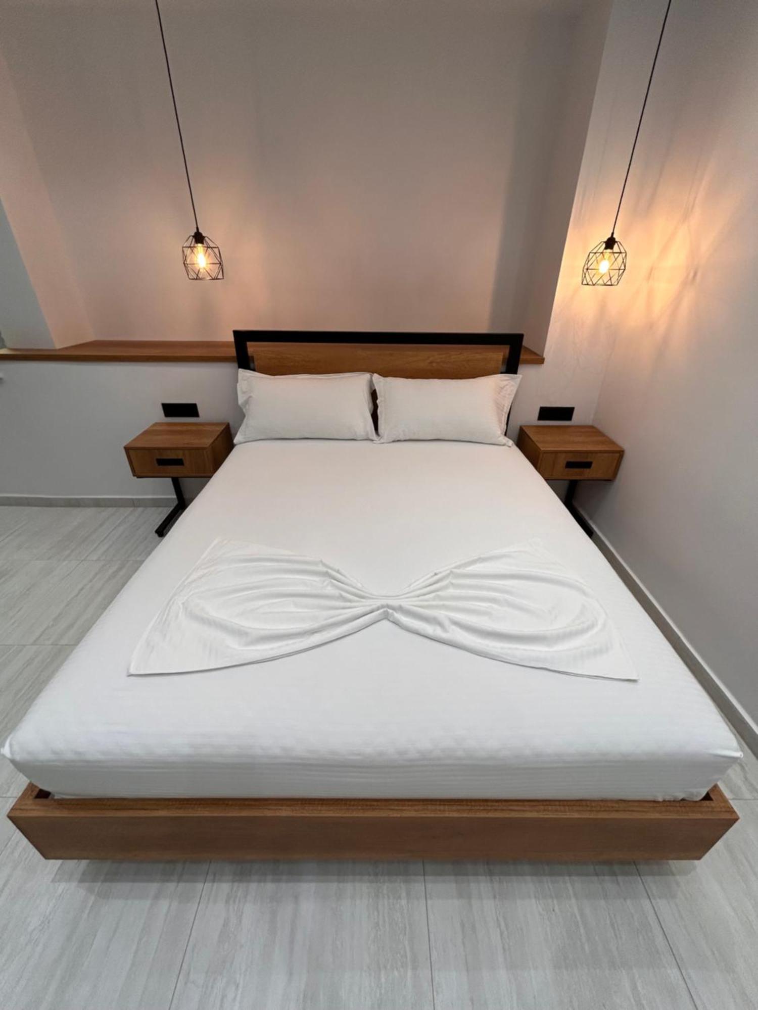 Crown Apartment Sarandë Eksteriør billede